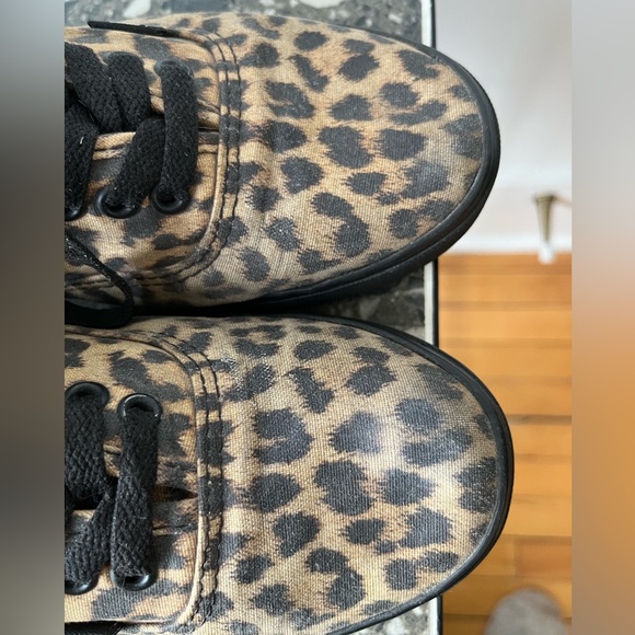 VANS - Picture 4 of 11